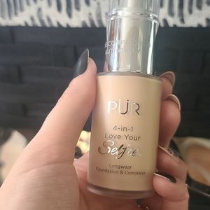 Pur 4-in-1 Love Your Selfie Foundation